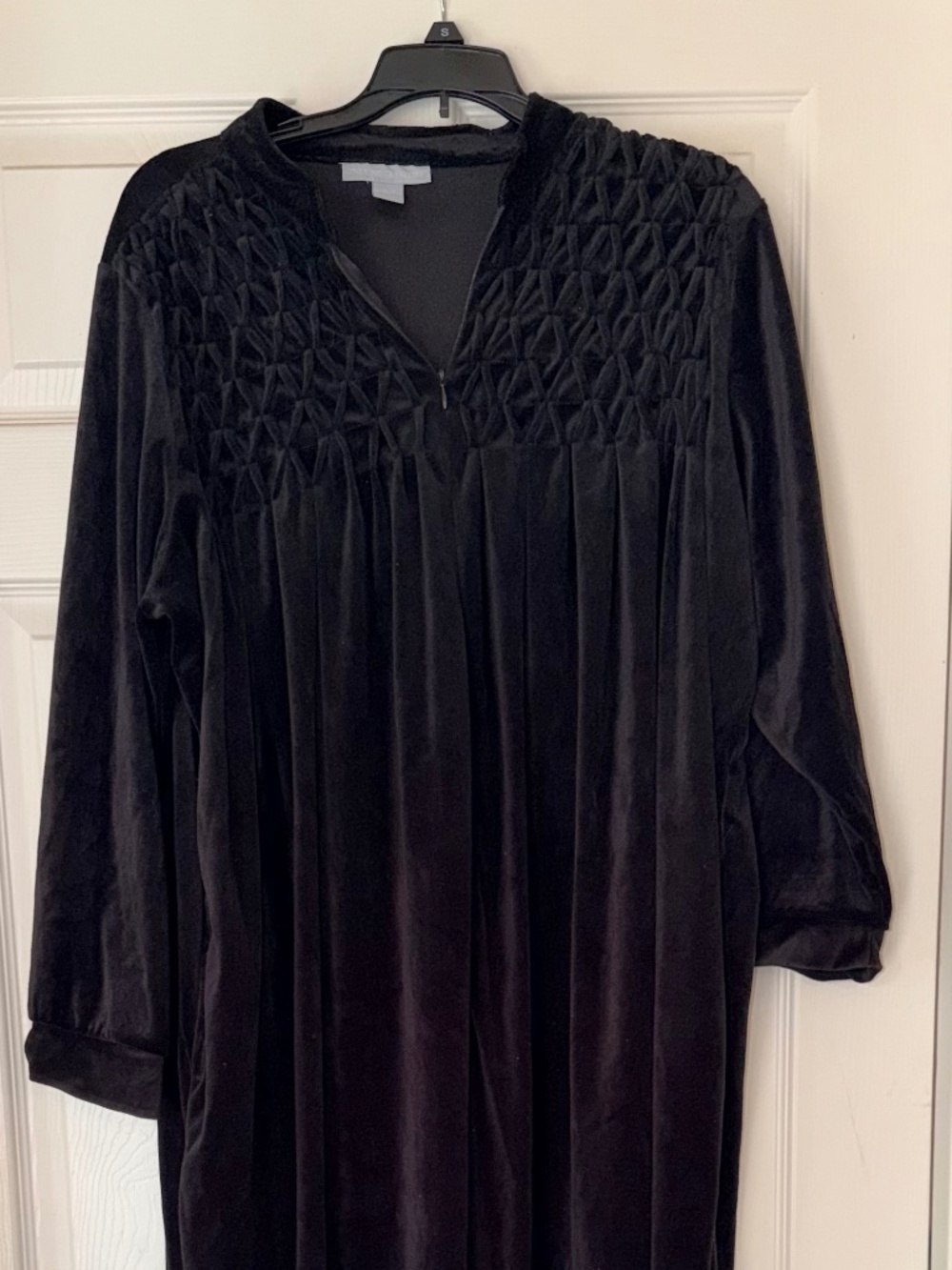 Only Necessities Women Black Velour Smocked Zip Front Lounger Robe Plus 18/20 L